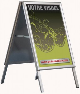 Le porte-affiche "chevalet charnières" - sol intérieur