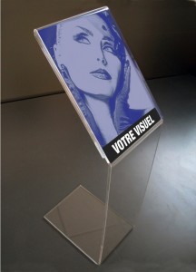 Le porte-affiche "lutrin de sol" - sol intérieur